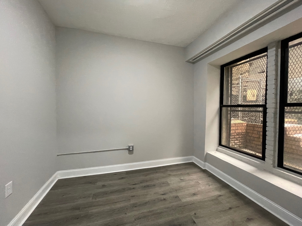 2172 Amsterdam Avenue - Photo 5