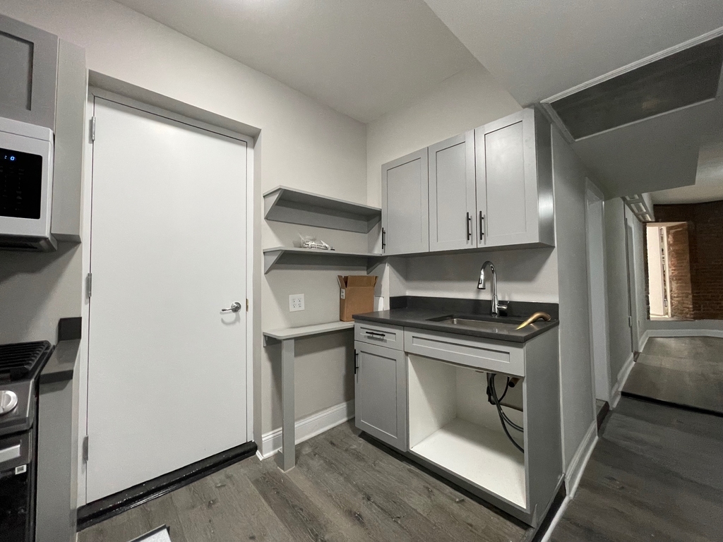 2172 Amsterdam Avenue - Photo 11