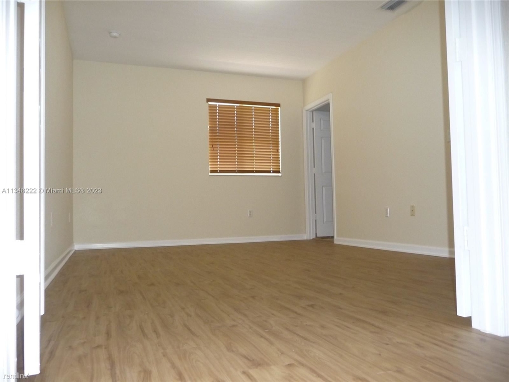 2642 Sw 82nd Ave # 102 - Photo 5