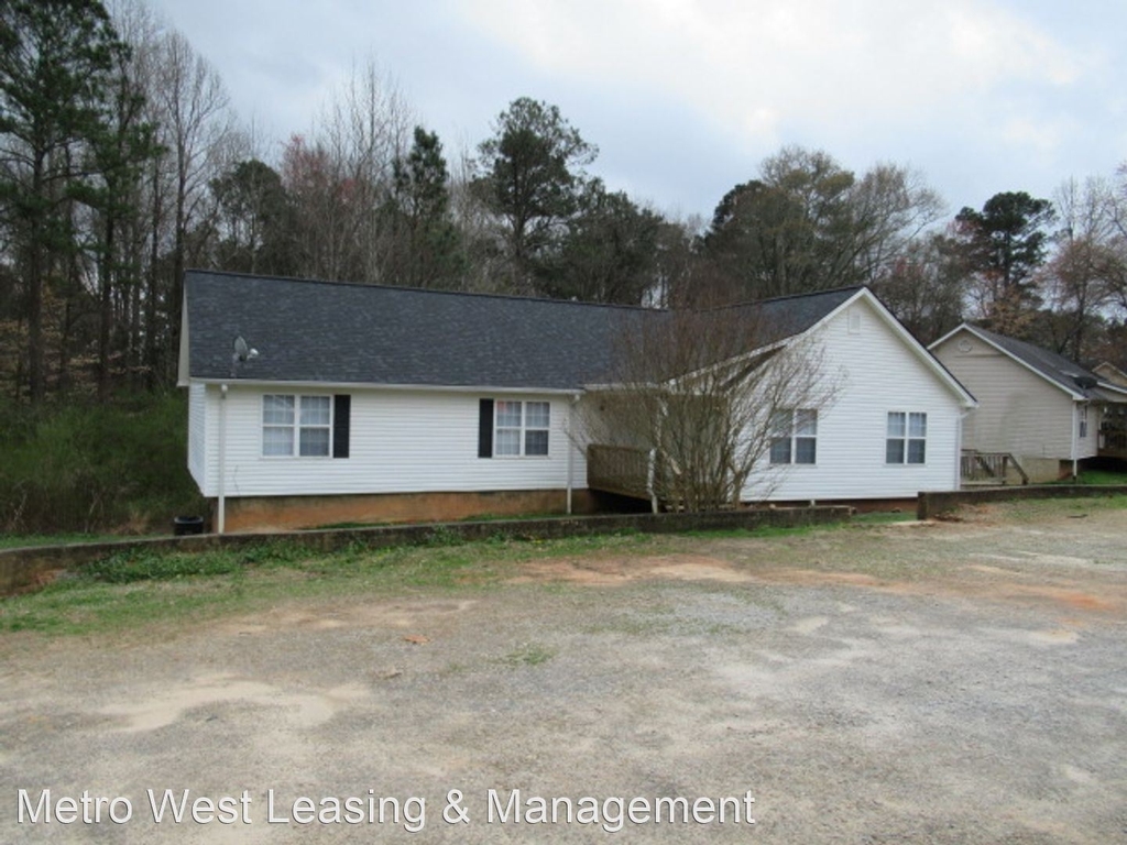 2325 Shady Grove Rd Unit B - Photo 0