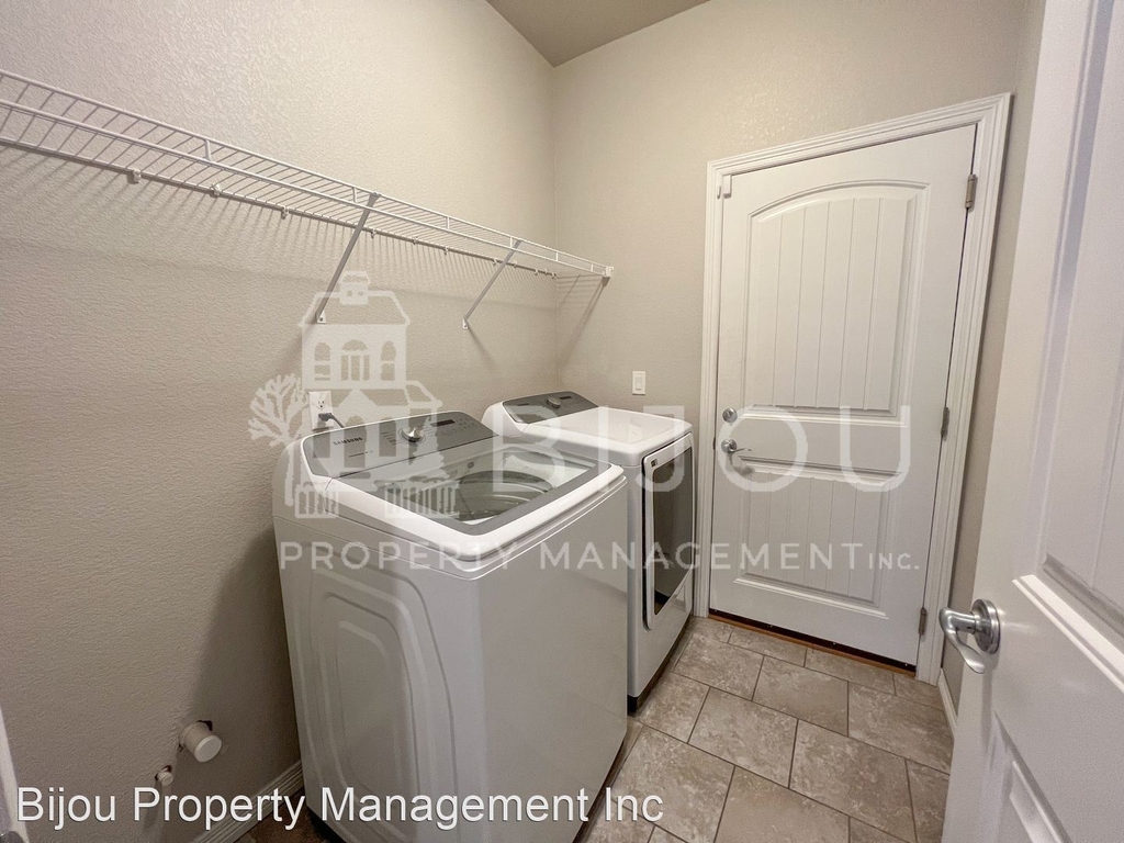 10660 Desert Bloom Way - Photo 14