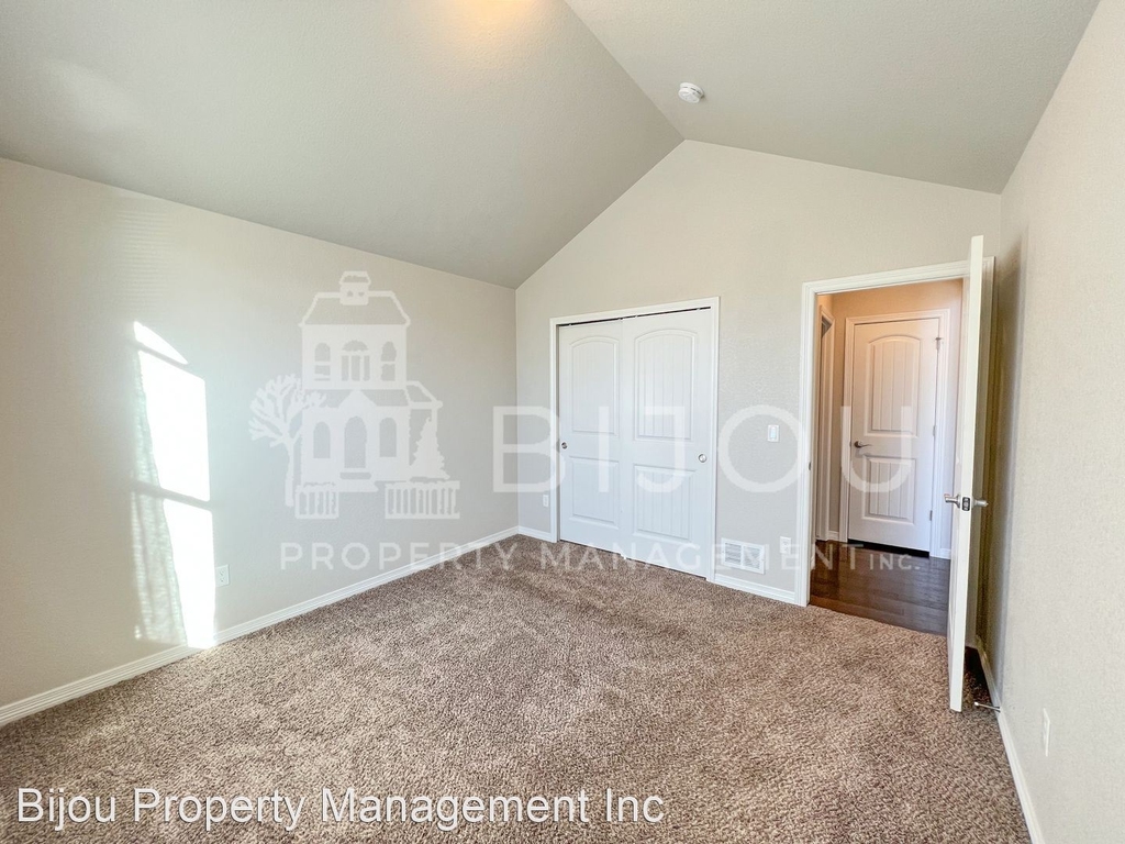 10660 Desert Bloom Way - Photo 3