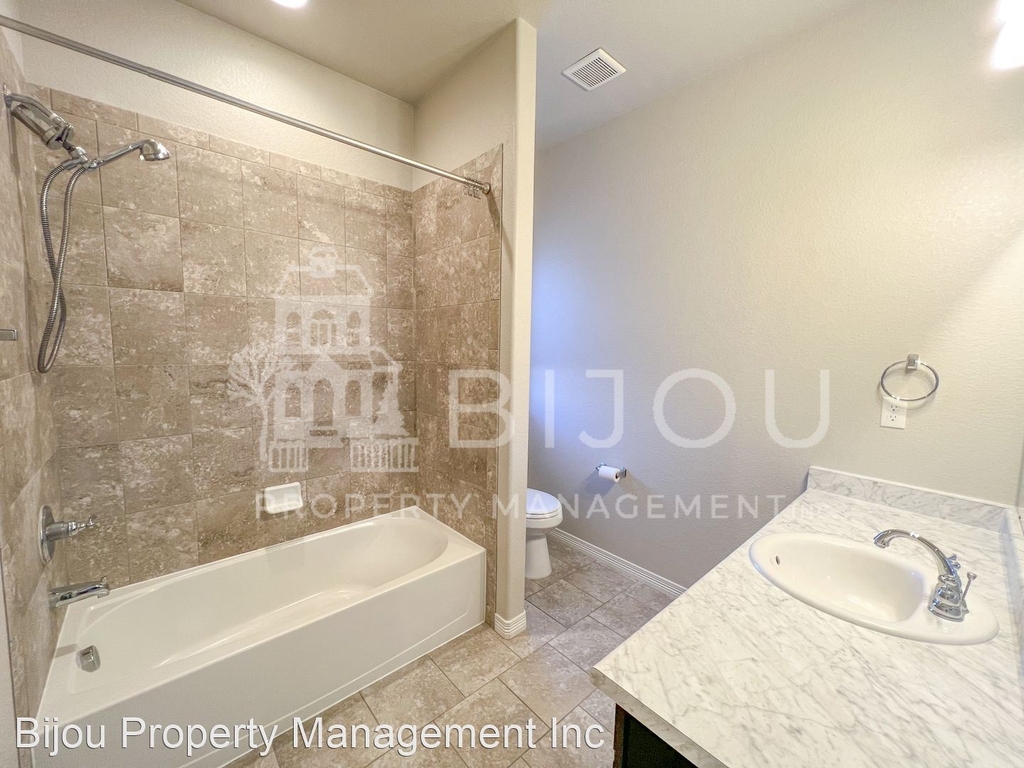 10660 Desert Bloom Way - Photo 5