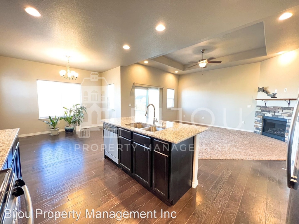 10660 Desert Bloom Way - Photo 12