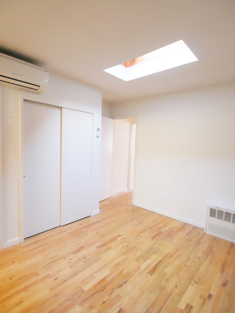 128 East 85th Street - Photo 9