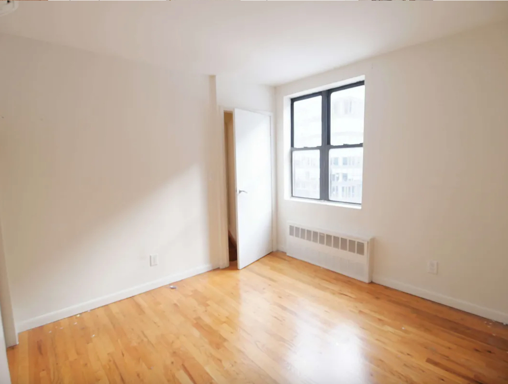 128 East 85th Street - Photo 10