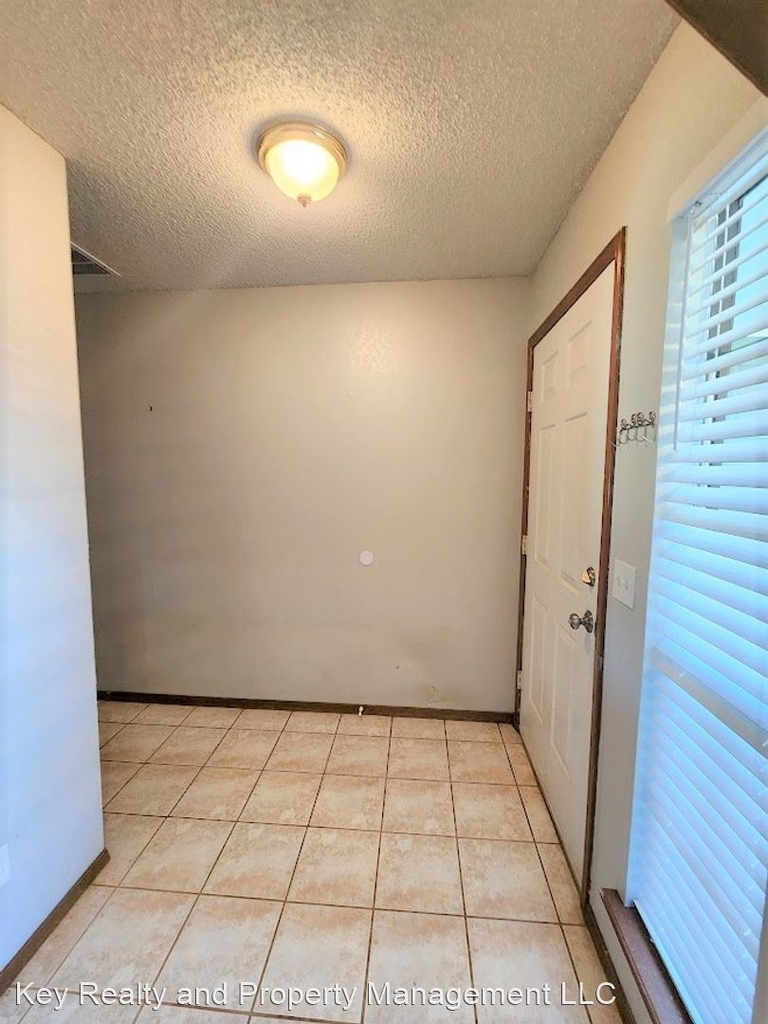 7528 Nw 116th Street - Photo 2