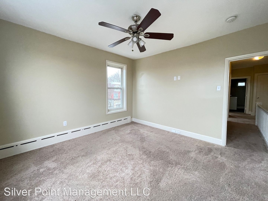 720 W 11th St - Photo 11