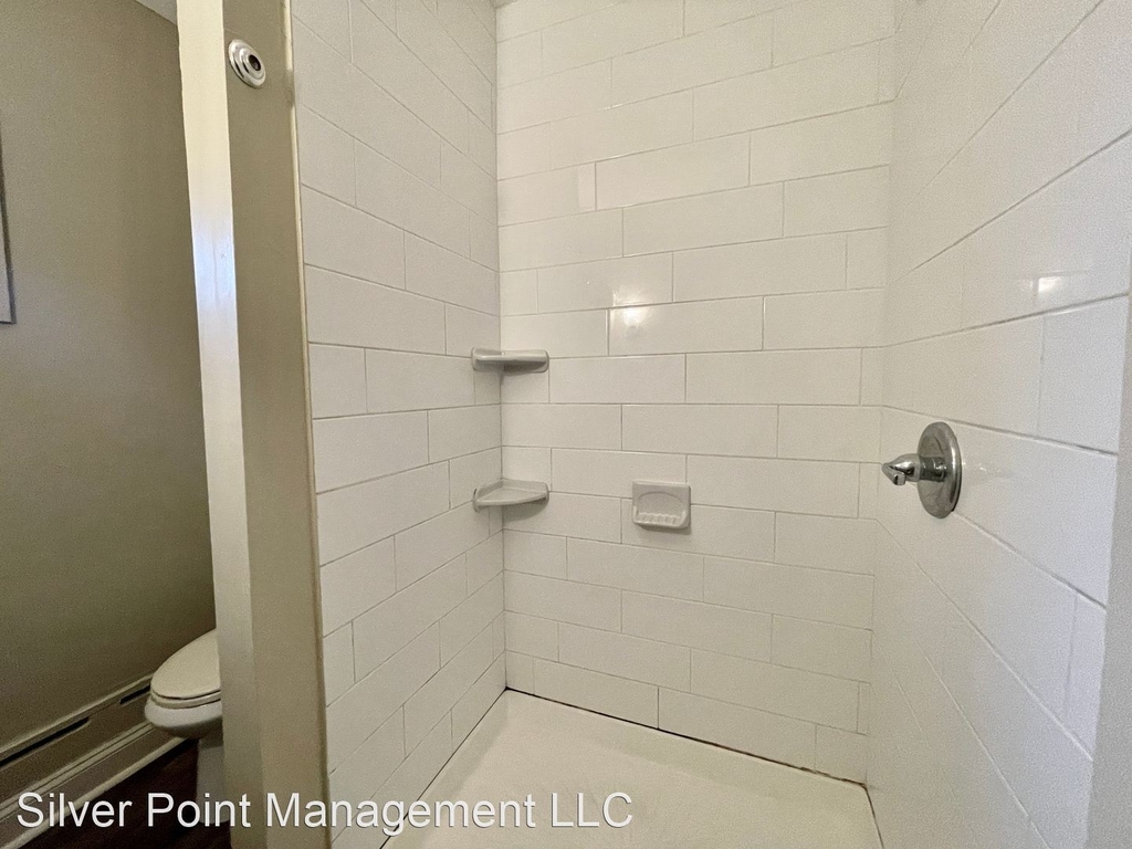 720 W 11th St - Photo 15