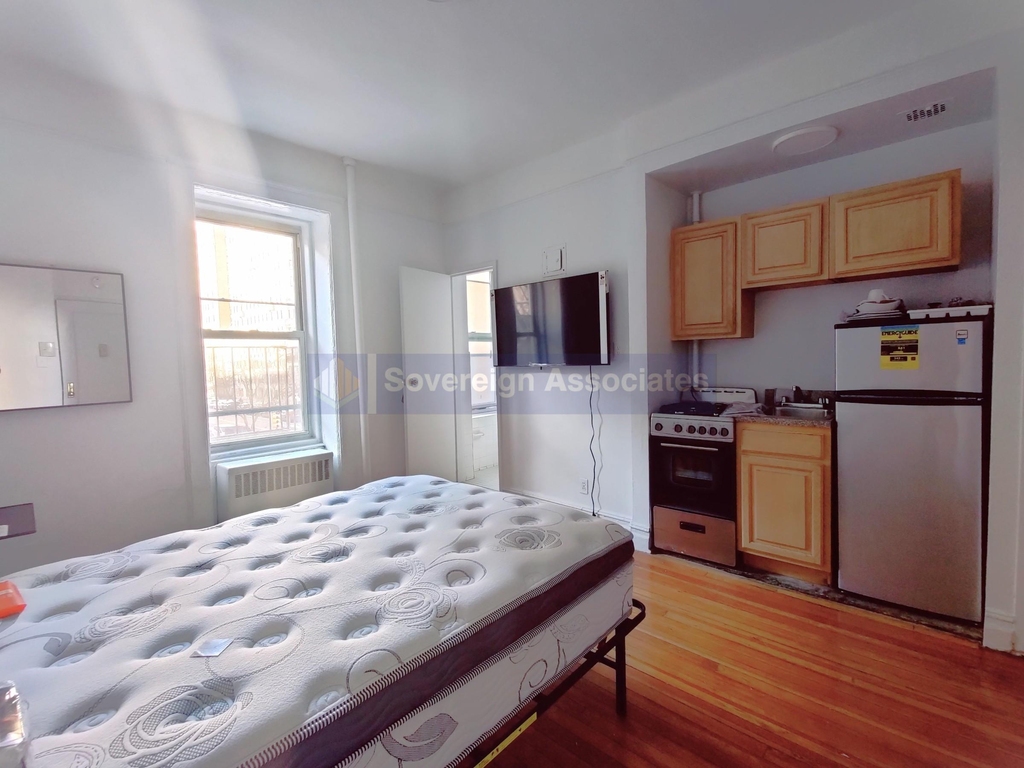 936 West End Avenue - Photo 2