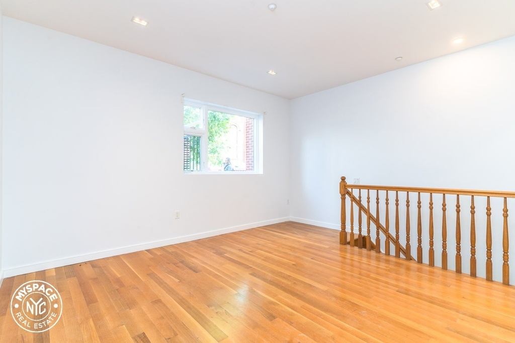 474 Grand Avenue - Photo 3