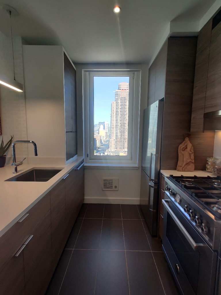 10th Ave/36 - Photo 2