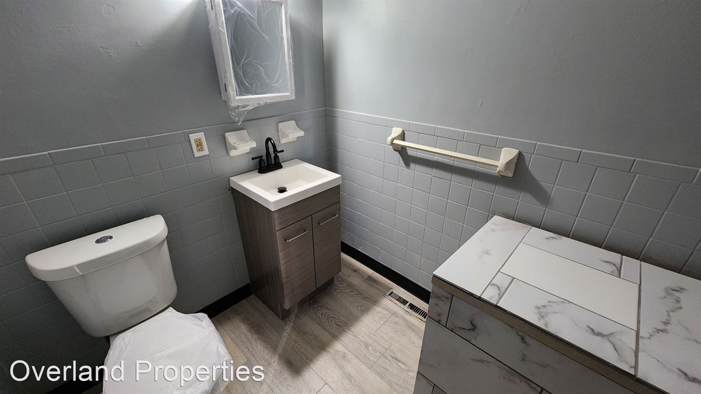 3777 Irving Park Ave - Photo 6