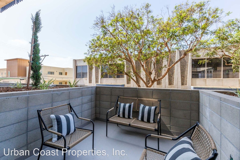 5585 Mildred Street - Photo 12