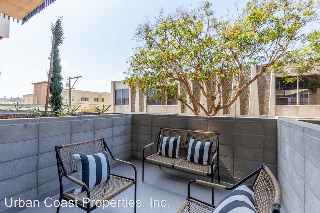 5585 Mildred Street - Photo 11