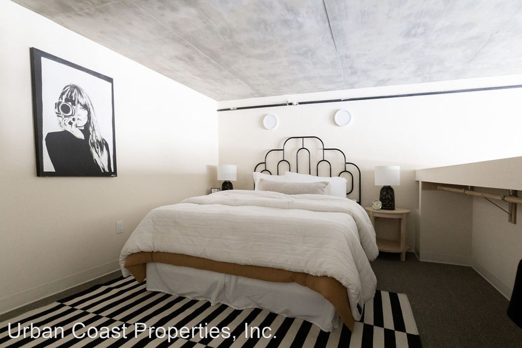5585 Mildred Street - Photo 2