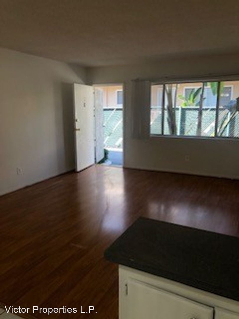 834 Victor Ave. - Photo 1