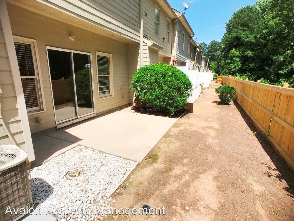 1239 Harris Commons Place - Photo 28