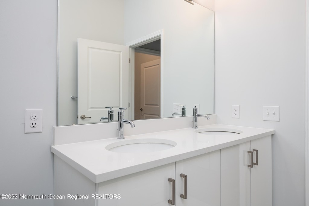158 First Avenue - Photo 21