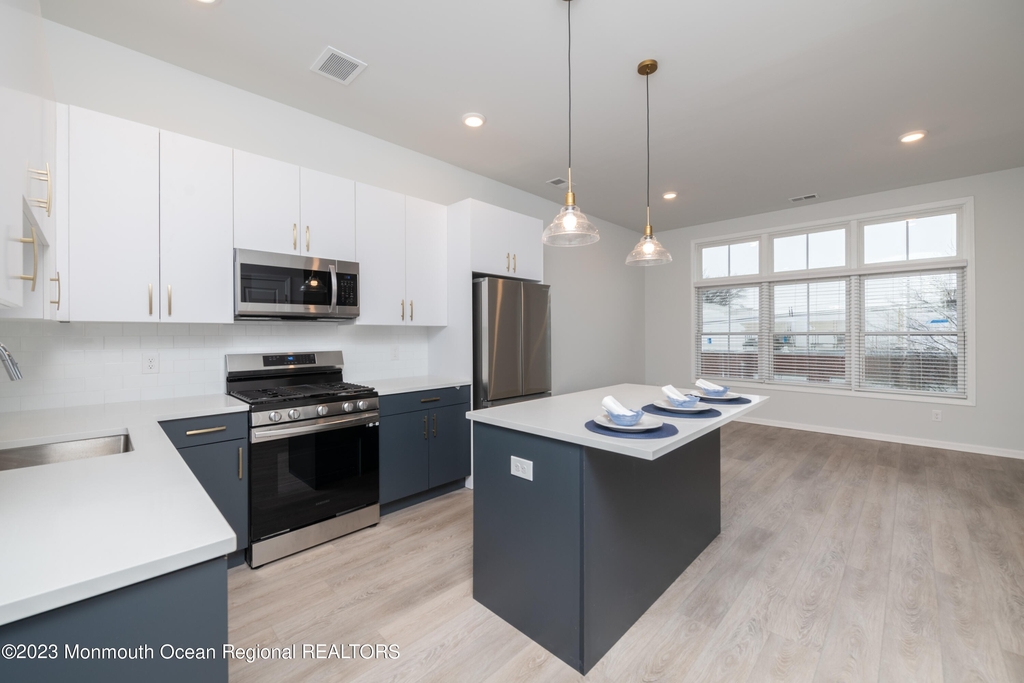 158 First Avenue - Photo 6