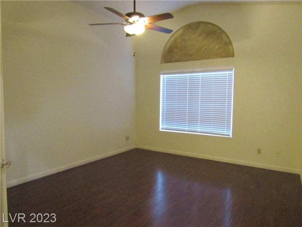 7106 Knoll View Drive - Photo 13