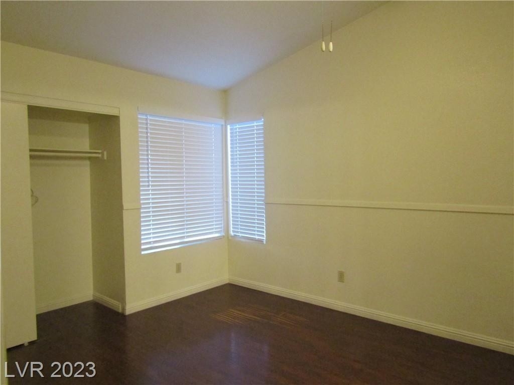 7106 Knoll View Drive - Photo 11