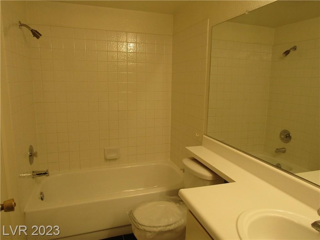 7106 Knoll View Drive - Photo 10