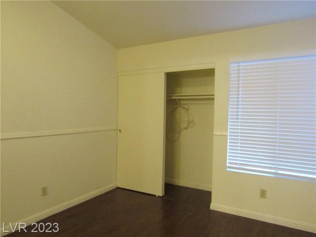 7106 Knoll View Drive - Photo 12