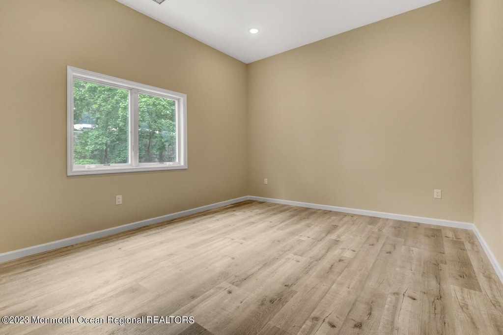 139 Raritan Avenue - Photo 14