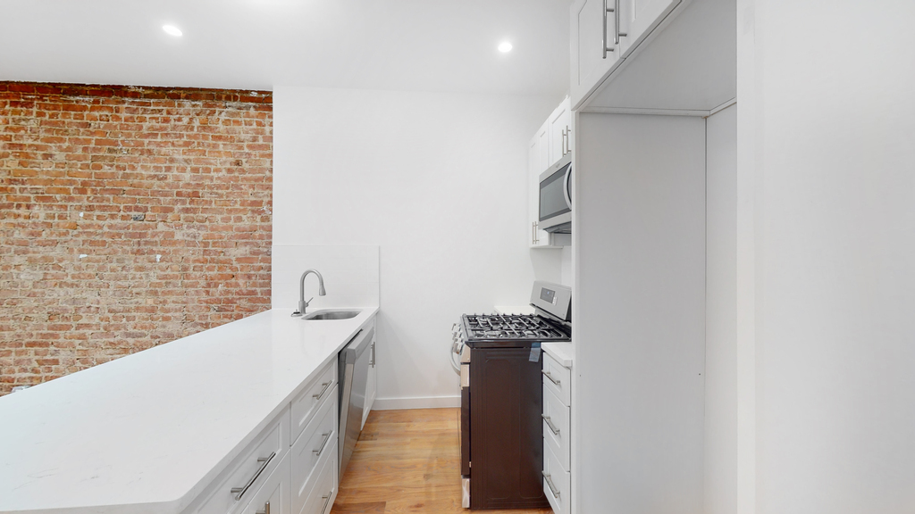 1250 Flatbush Ave - Photo 3