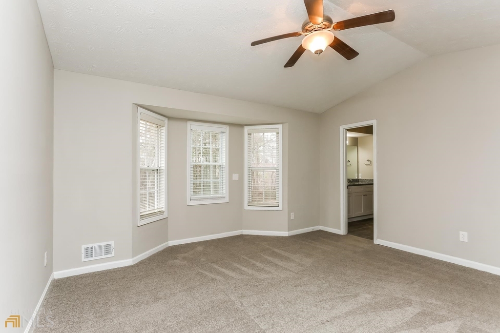 1801 Tessa Court - Photo 3