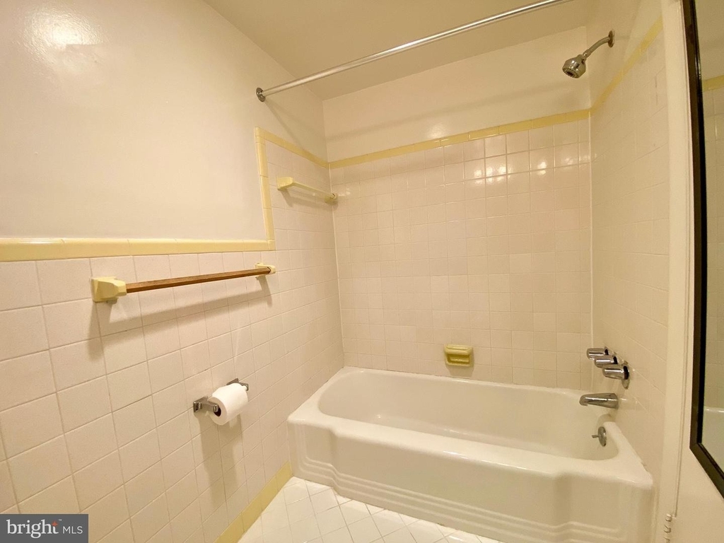 600 Roosevelt Blvd #312 - Photo 18