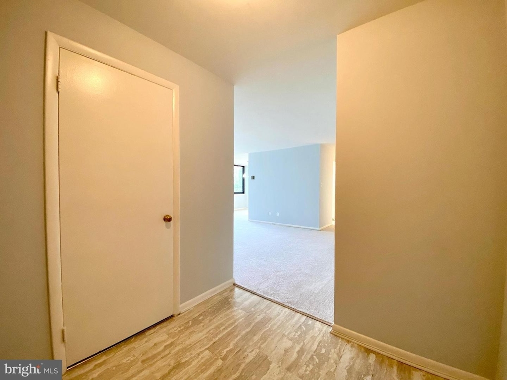 600 Roosevelt Blvd #312 - Photo 2