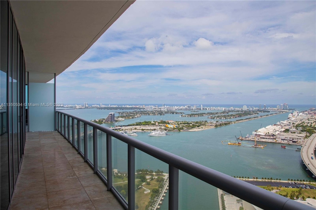 888 Biscayne Blvd - Photo 11