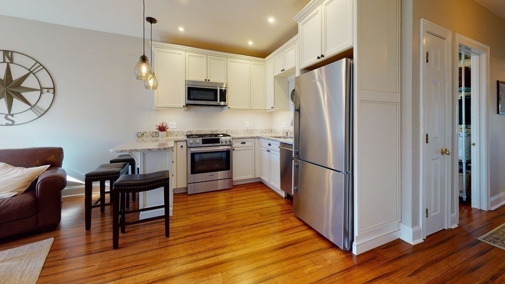 346 West 3rd Street Unit 13 - Photo 3