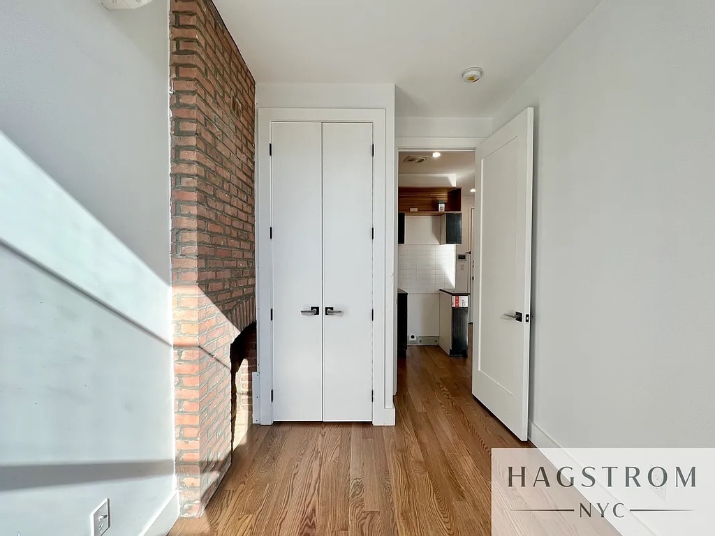 631 East 6th Street - Photo 8