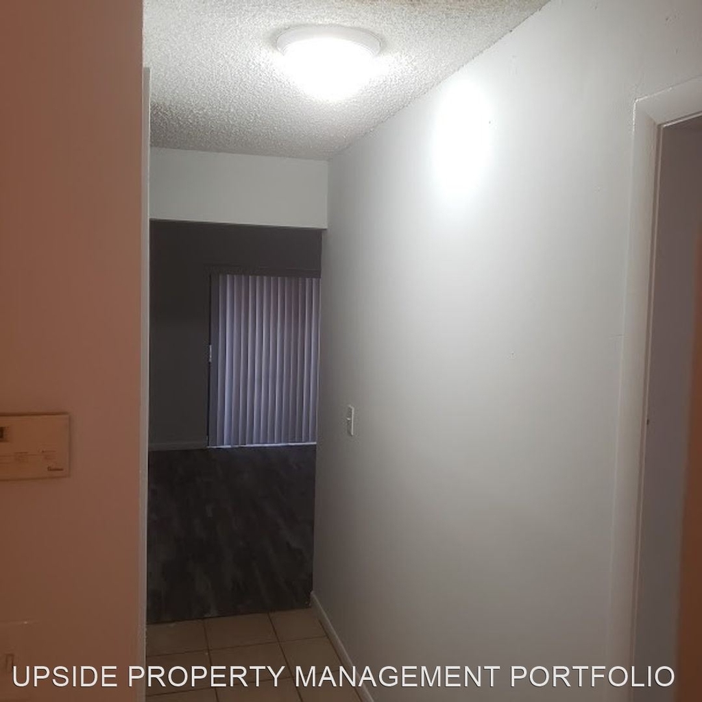 8595 Nw 35 Ct. Unit D - Photo 21