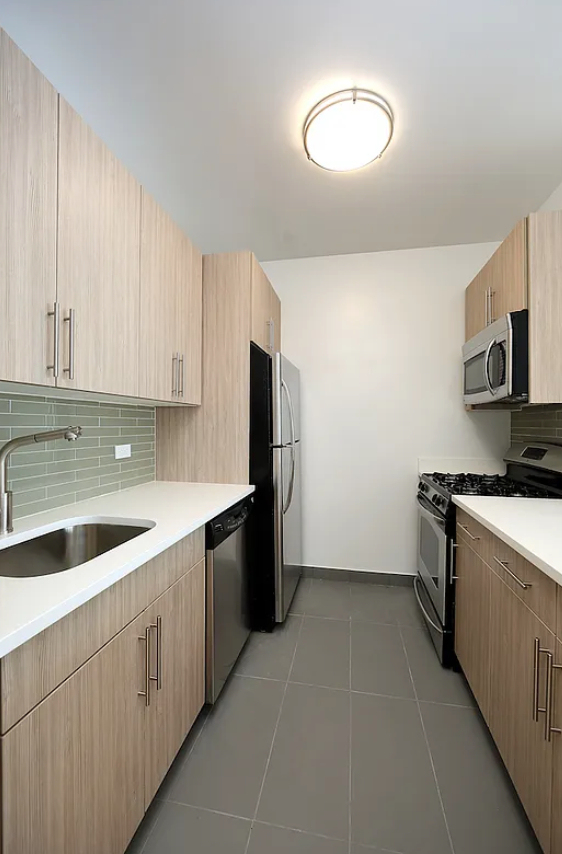 South Street - Photo 3