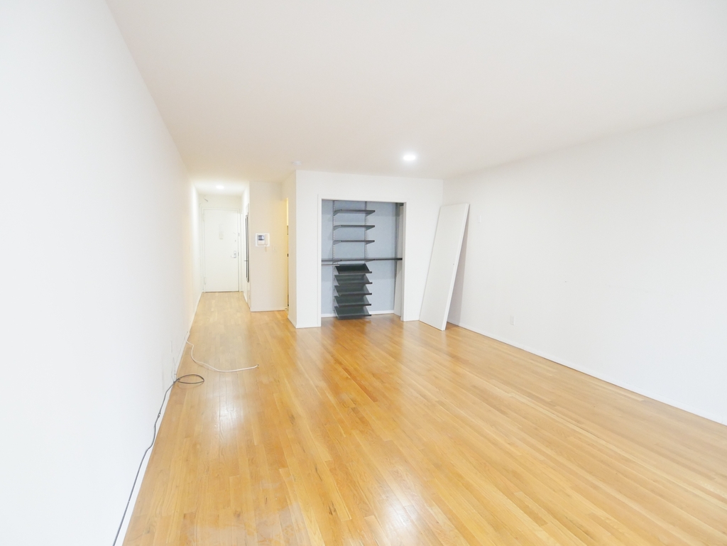 77 5th Avenue - Photo 5