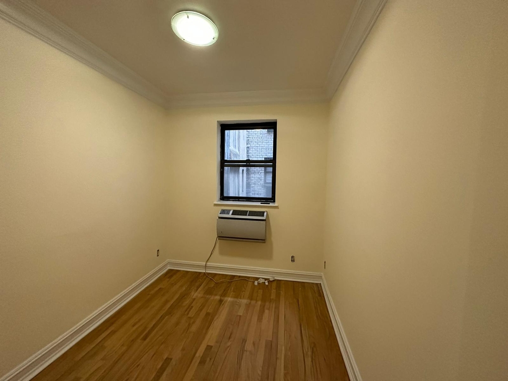 235 East 46th Street - Photo 4