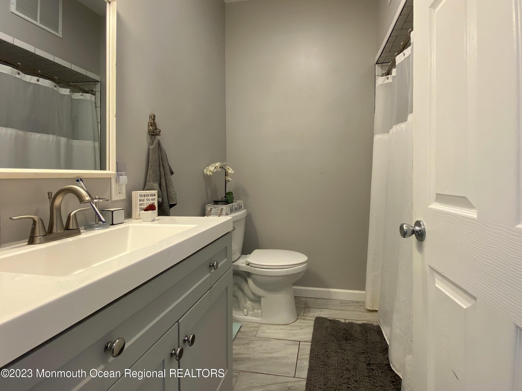 809 16th Avenue - Photo 9