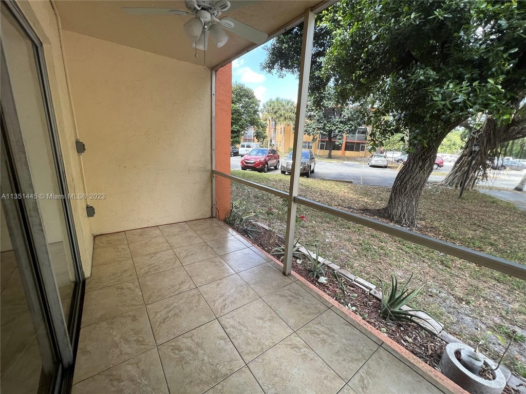 4354 Nw 9th Ave - Photo 3