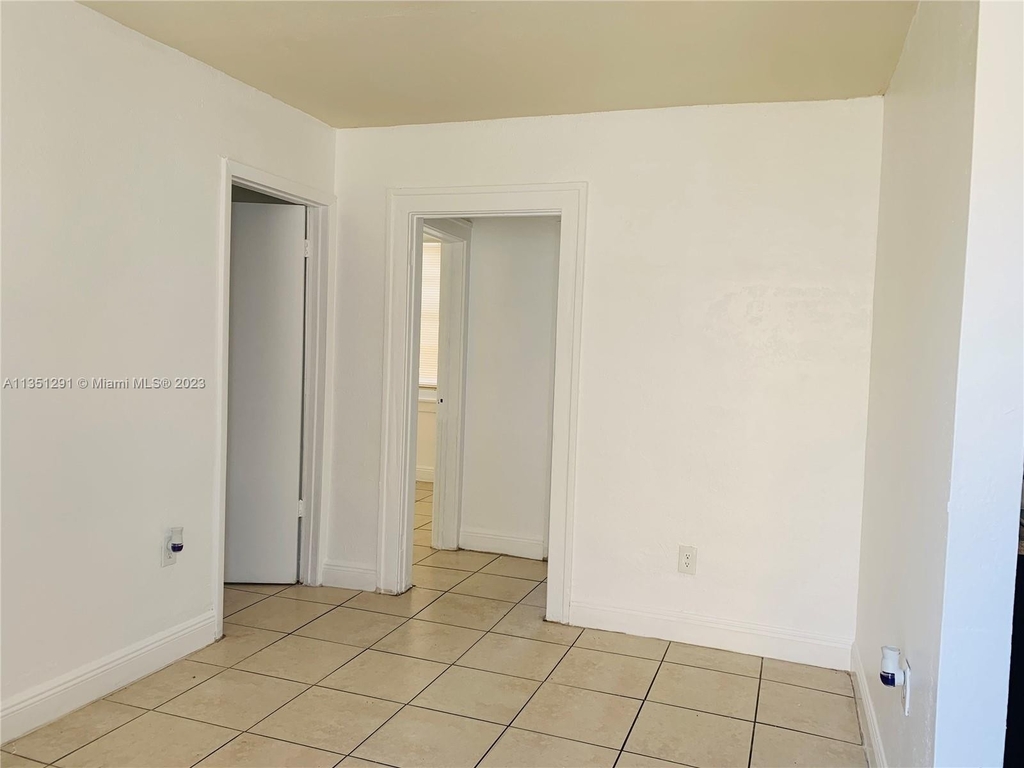 1348 Nw 55th St - Photo 4