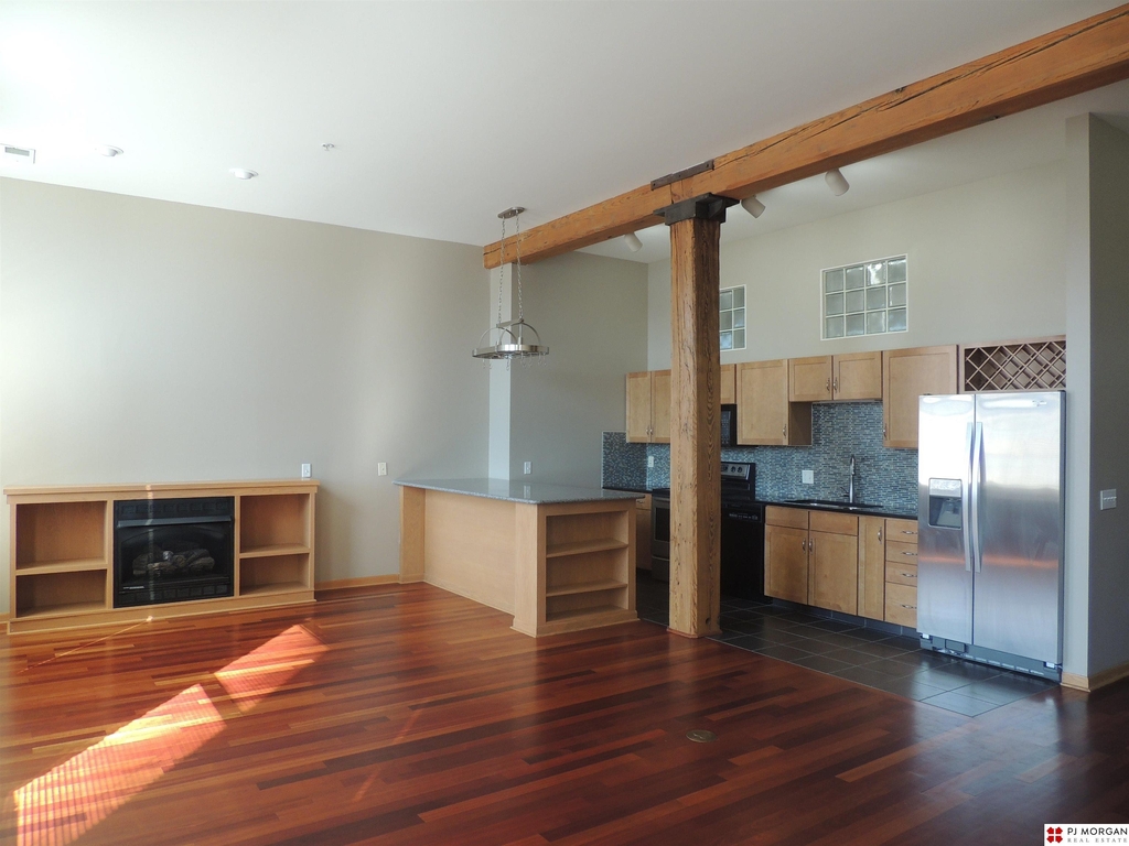 1119 Howard Street - Photo 2