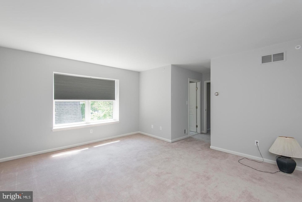 415 W Lancaster Avenue - Photo 23