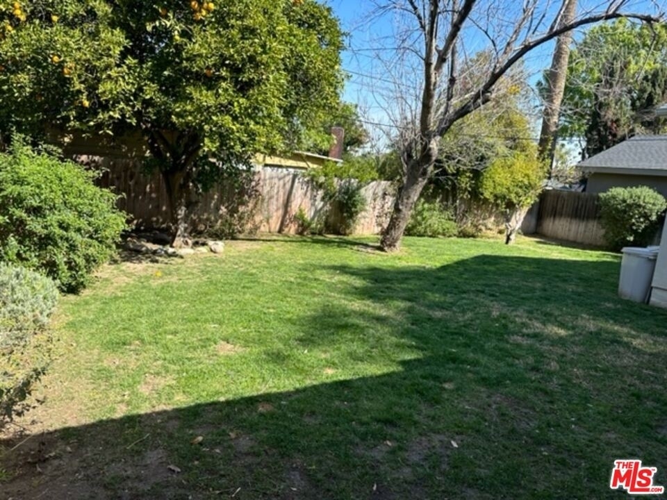 17823 Collins St - Photo 24