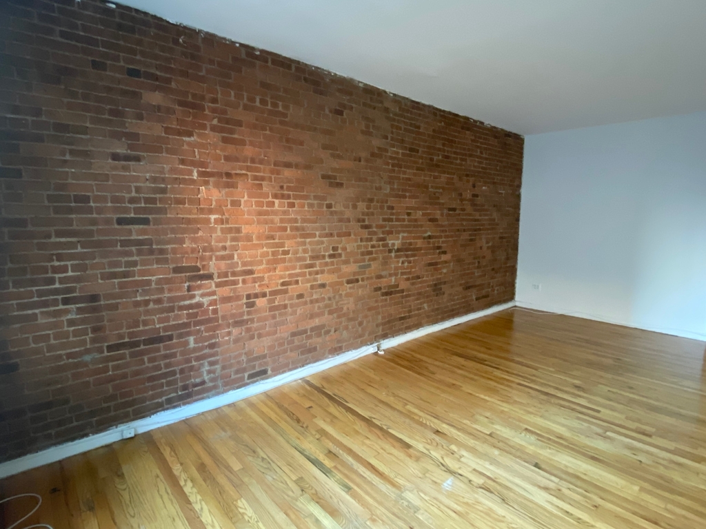 425 East 80th Street - Photo 1