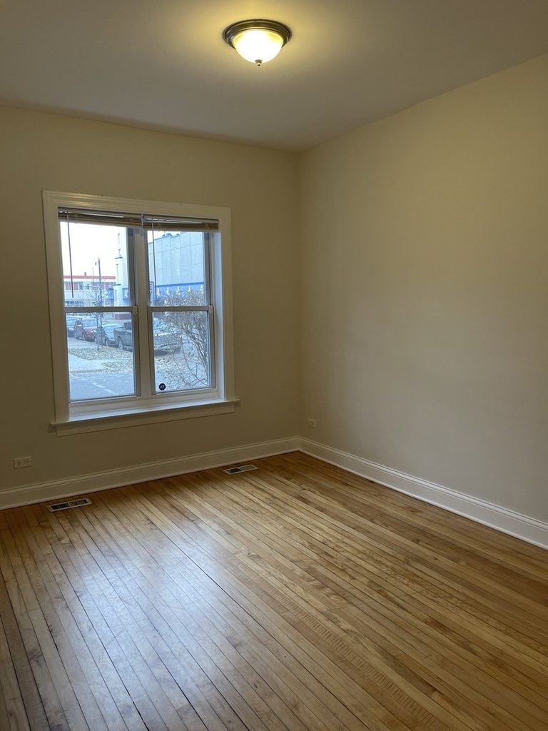 2700 N Artesian Avenue - Photo 2