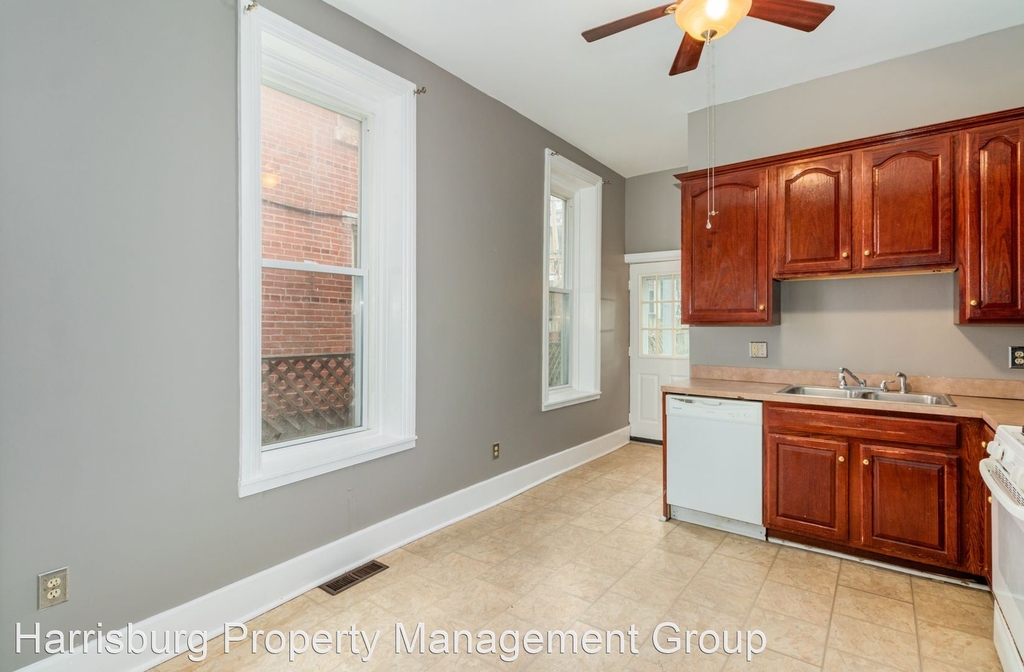 1703 Green St - Photo 9