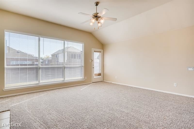 1038 Mansfield Lane Unit - Photo 3